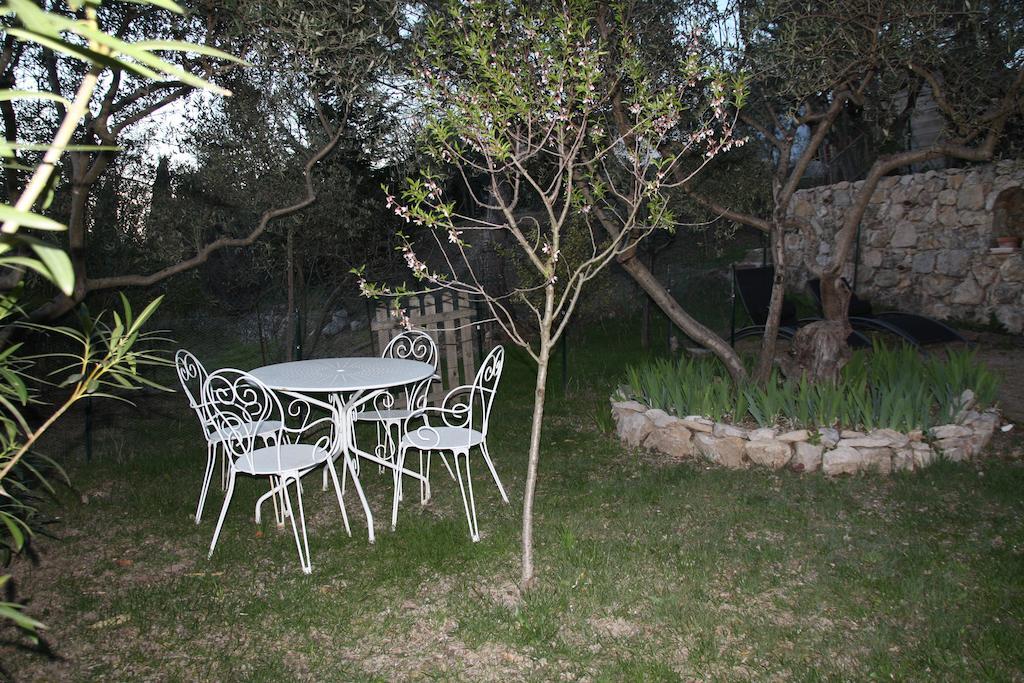 מלון Saint-Paul-en-Forêt Lou Pero Mousco מראה חיצוני תמונה